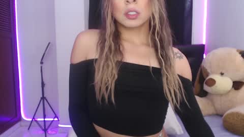 Snapshot of sofiievans_ chatting on January 28, 10:23 pm   online show from January 28, 10:23 pm
