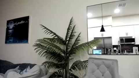 someonespeicial online show from January 12, 2:07 am