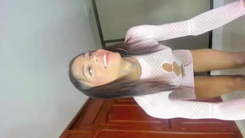 sophia_horny19 online show from October 21, 7:32 am