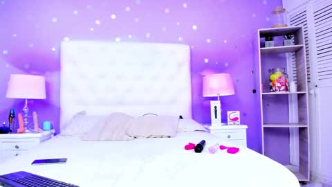 Sophia  online show from December 16, 7:00 pm