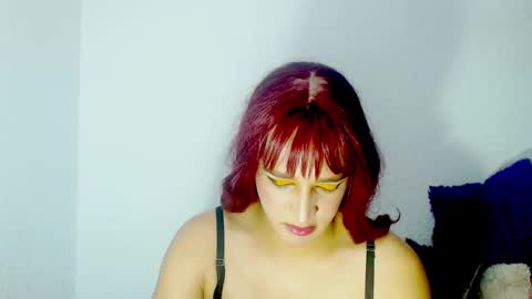 sophiehillsxo online show from February 23, 3:35 am