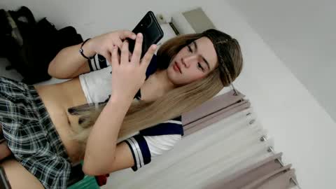 SOPHIEX online show from June 25, 5:23 am