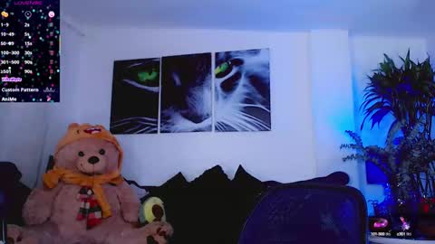 Sophie Sweet online show from September 28, 1:43 pm