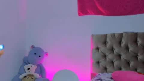 stassiebell online show from March 5, 7:34 am