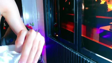 stefany piink online show from April 28, 12:10 pm