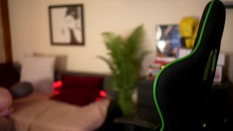 Stella online show from April 6, 3:56 pm