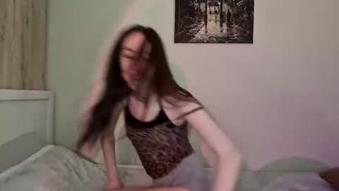 Stella private only for the fan club online show from November 28, 8:15 am