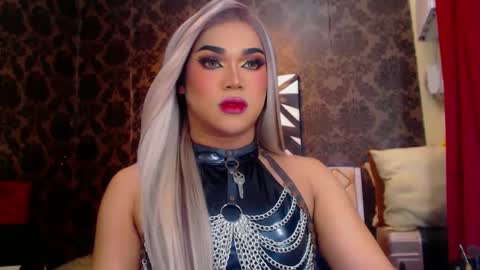 CALL ME STELLA online show from January 16, 9:27 am