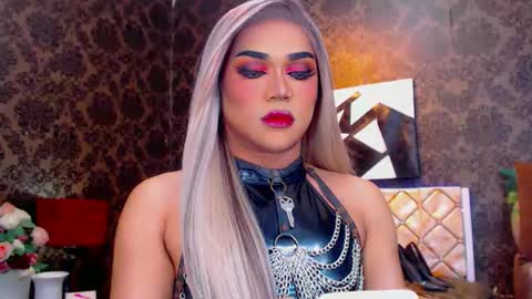 CALL ME STELLA online show from January 23, 9:39 am