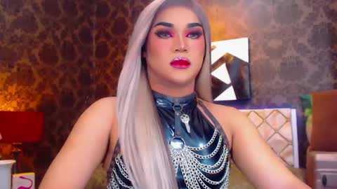 CALL ME STELLA online show from January 25, 9:36 am