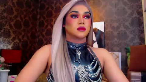 CALL ME STELLA online show from January 31, 10:20 am