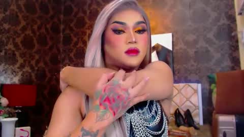 CALL ME STELLA online show from February 5, 9:57 am