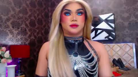 CALL ME STELLA online show from February 28, 9:47 am