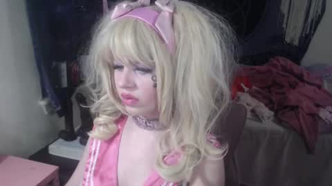 Snapshot of stellalocke chatting on September 12, 10:22 am StellaLocke online show from September 12, 10:22 am