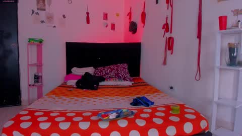 TANIA-STEVEN online show from September 18, 9:31 pm