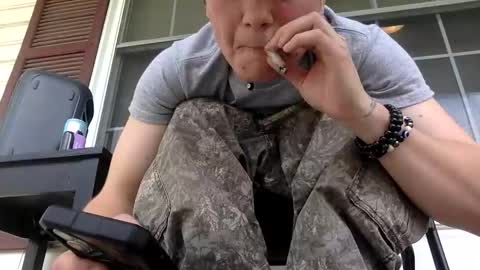 stoneyxx420 online show from May 4, 9:31 pm
