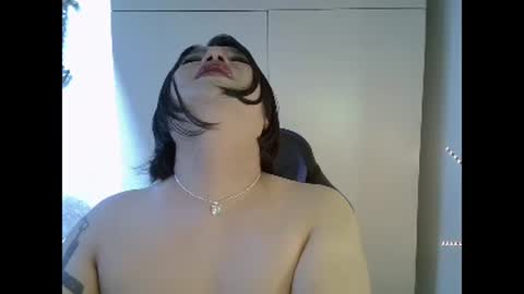 strawberrywine07 online show from February 13, 6:52 am