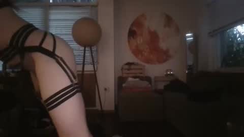 Snapshot of stuntiesam31 chatting on October 31, 6:49 pm SammiTease online show from October 31, 6:49 pm