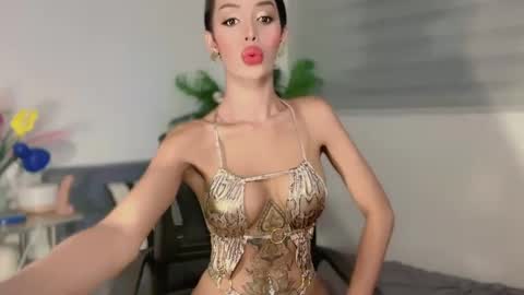 Snapshot of sugarhoneysw8 chatting on February 7, 7:29 am Jess online show from February 7, 7:29 am