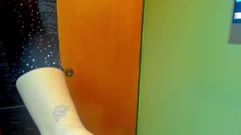 Snapshot of sussan_nasty chatting on December 27, 5:52 am sussan_nasty online show from December 27, 5:52 am