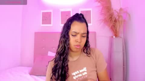 Snapshot of sweet_starxx chatting on September 21, 9:42 pm Yeileen online show from September 21, 9:42 pm