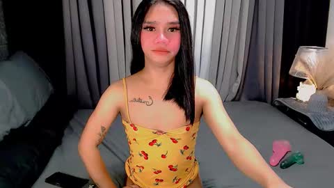 Snapshot of sweet_zoey12 chatting on October 9, 11:44 am bea takashi online show from October 9, 11:44 am