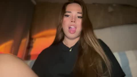 Snapshot of sweetalexa19 chatting on December 16, 4:02 am alexa your one and only queen online show from December 16, 4:02 am