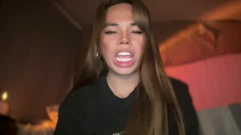 Snapshot of sweetalexa19 chatting on December 19, 10:02 am alexa your one and only queen online show from December 19, 10:02 am