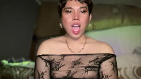 Snapshot of sweetalexa19 chatting on October 29, 12:08 am alexa your one and only queen online show from October 29, 12:08 am