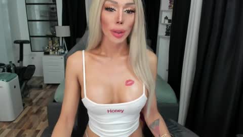 CANDACE online show from February 14, 9:38 am