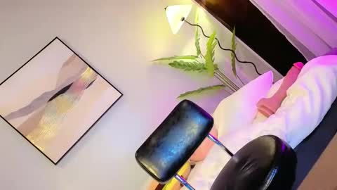 keana online show from April 15, 10:31 am