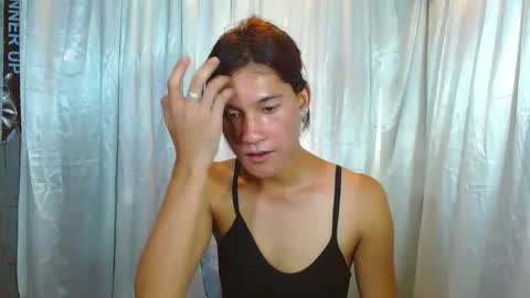 sweetvictoria2000 online show from April 22, 8:21 am