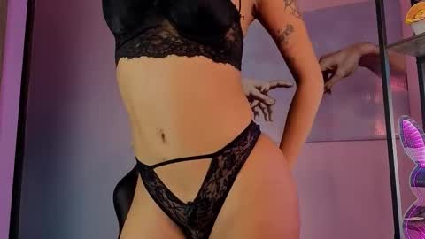 Snapshot of taybunny18 chatting on September 16, 1:54 am online show from September 16, 1:54 am