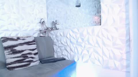 Taylor Sanz online show from January 20, 11:21 pm