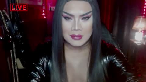 Snapshot of temptress_cocoxxx chatting on October 14, 7:14 pm Mistress Coco online show from October 14, 7:14 pm