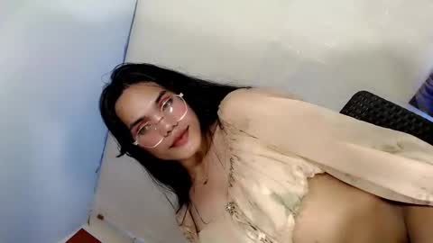 Snapshot of the_naughty_kyra chatting on October 23, 4:38 am the_naughty_kyra online show from October 23, 4:38 am