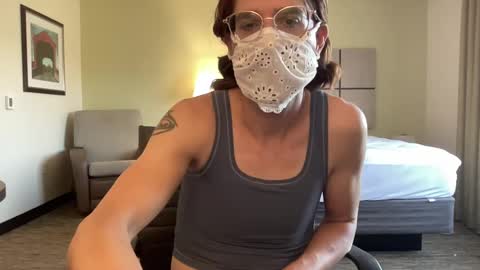 Snapshot of theelakaman chatting on September 28, 9:47 pm theelakaman online show from September 28, 9:47 pm