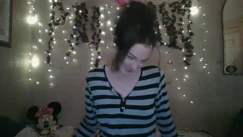 Snapshot of thesillymillie chatting on March 4, 1:55 am sillymillie0 online show from March 4, 1:55 am