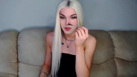 Snapshot of tiffany_smitch chatting on October 16, 8:36 am Tif online show from October 16, 8:36 am