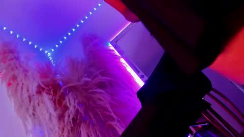 tiffanyy_deluxe online show from February 7, 5:08 pm