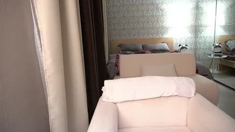         online show from November 28, 5:42 am