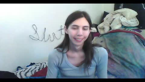 Snapshot of totalfuckingadorable chatting on October 16, 9:14 pm Luna online show from October 16, 9:14 pm
