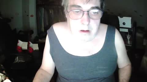 Snapshot of transmtfhello chatting on February 3, 10:32 pm Peter online show from February 3, 10:32 pm