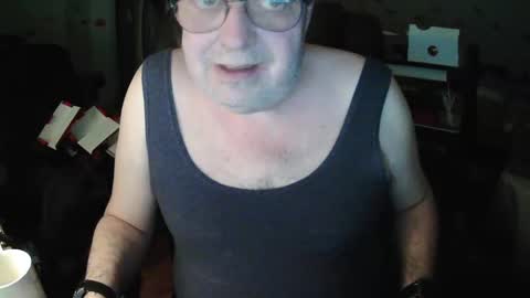 Snapshot of transmtfhello chatting on February 20, 11:21 pm Peter online show from February 20, 11:21 pm