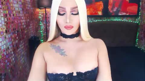 Snapshot of transplayfullolivia chatting on February 14, 10:04 pm KYLIE BELLA  TS online show from February 14, 10:04 pm