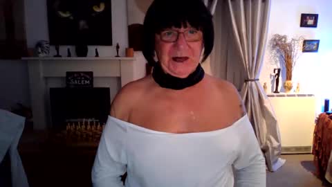 trinity1011 online show from October 5, 8:19 pm