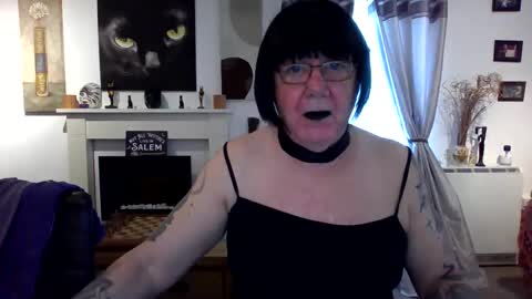 trinity1011 online show from May 28, 5:49 am