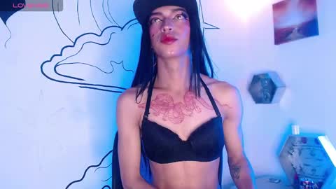 trinity_knox online show from December 3, 7:07 pm