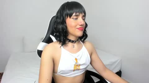 Snapshot of trinydoll chatting on January 10, 11:43 am Triny online show from January 10, 11:43 am