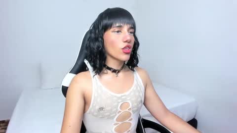 Snapshot of trinydoll chatting on January 18, 11:23 am Triny online show from January 18, 11:23 am